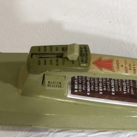 Sunbeam Mix Master Five Speed Hand Mixer Vintage Works - Picture 16 of 16